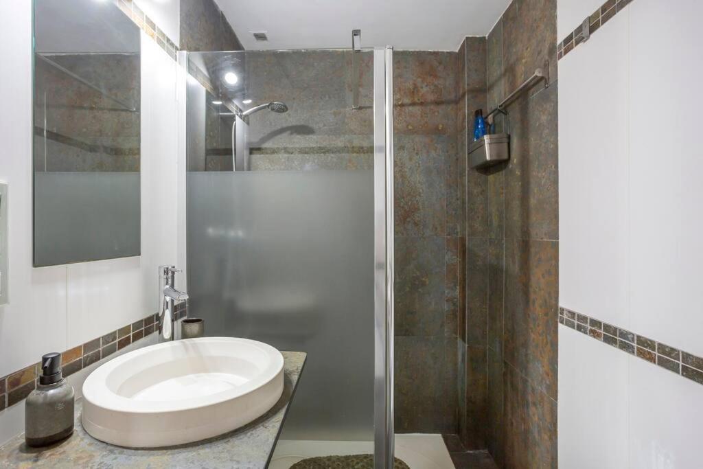Marieta Apartment By The Castle With Ac Alicante Kültér fotó