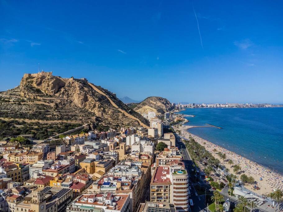 Marieta Apartment By The Castle With Ac Alicante Kültér fotó